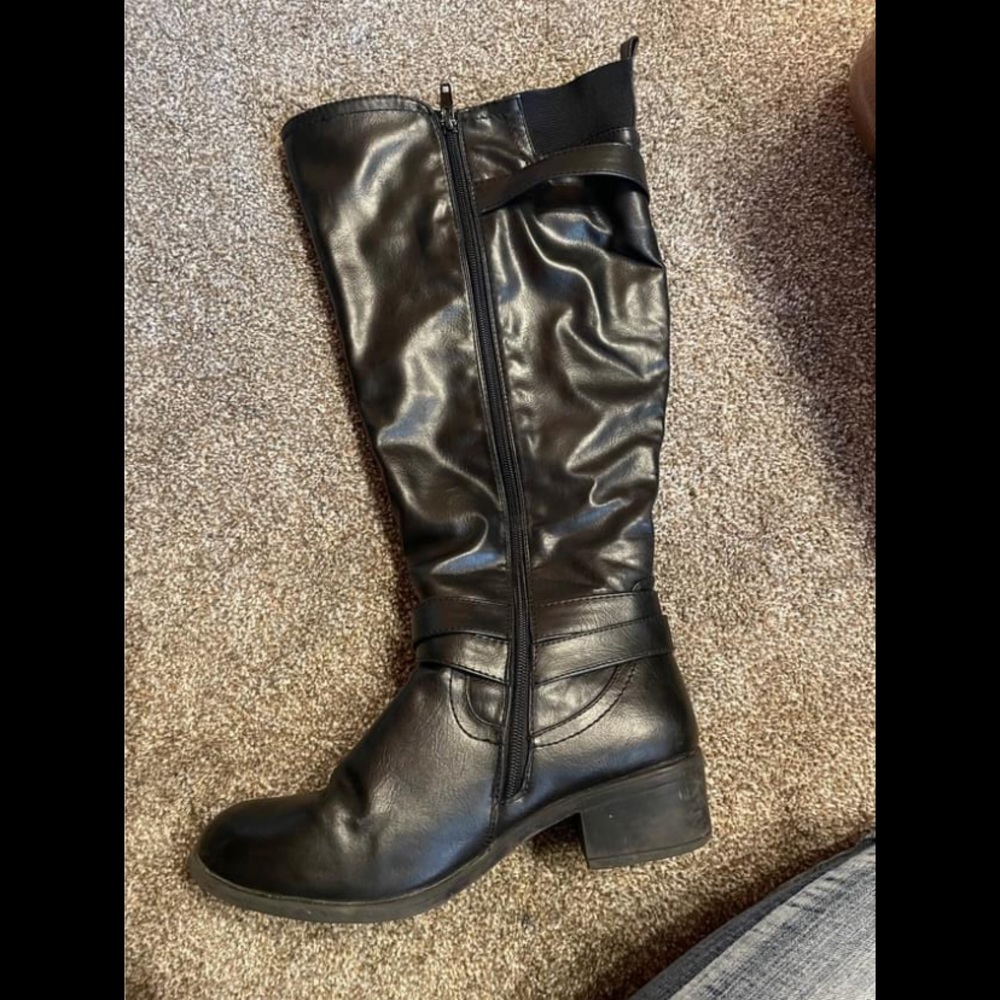 Tall black boots - Picture 2 of 2